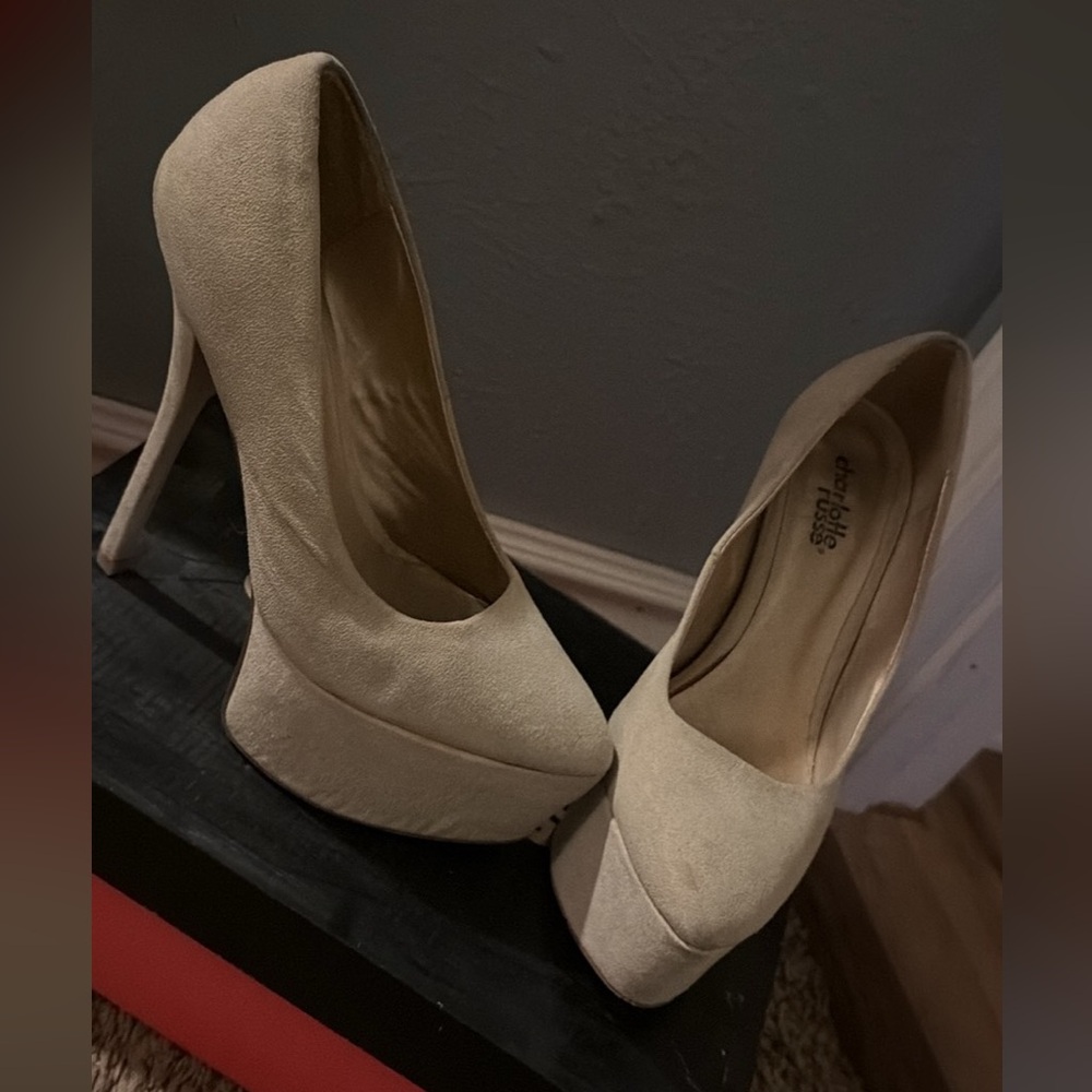 Charlotte Russe Women's Beige Platform Heels size 6